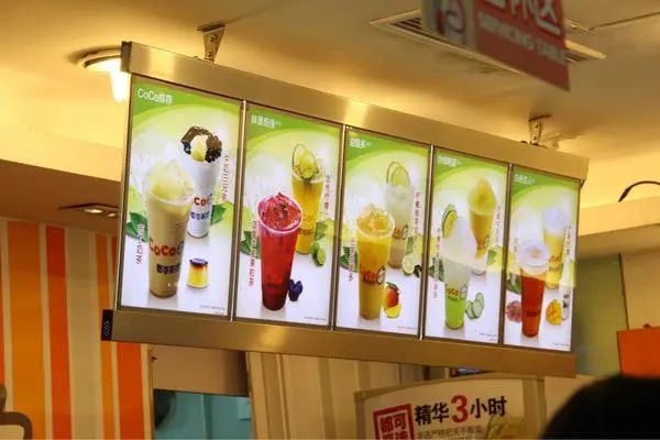 多元化广告：灯箱能淋雨吗,灯箱铝材厂家